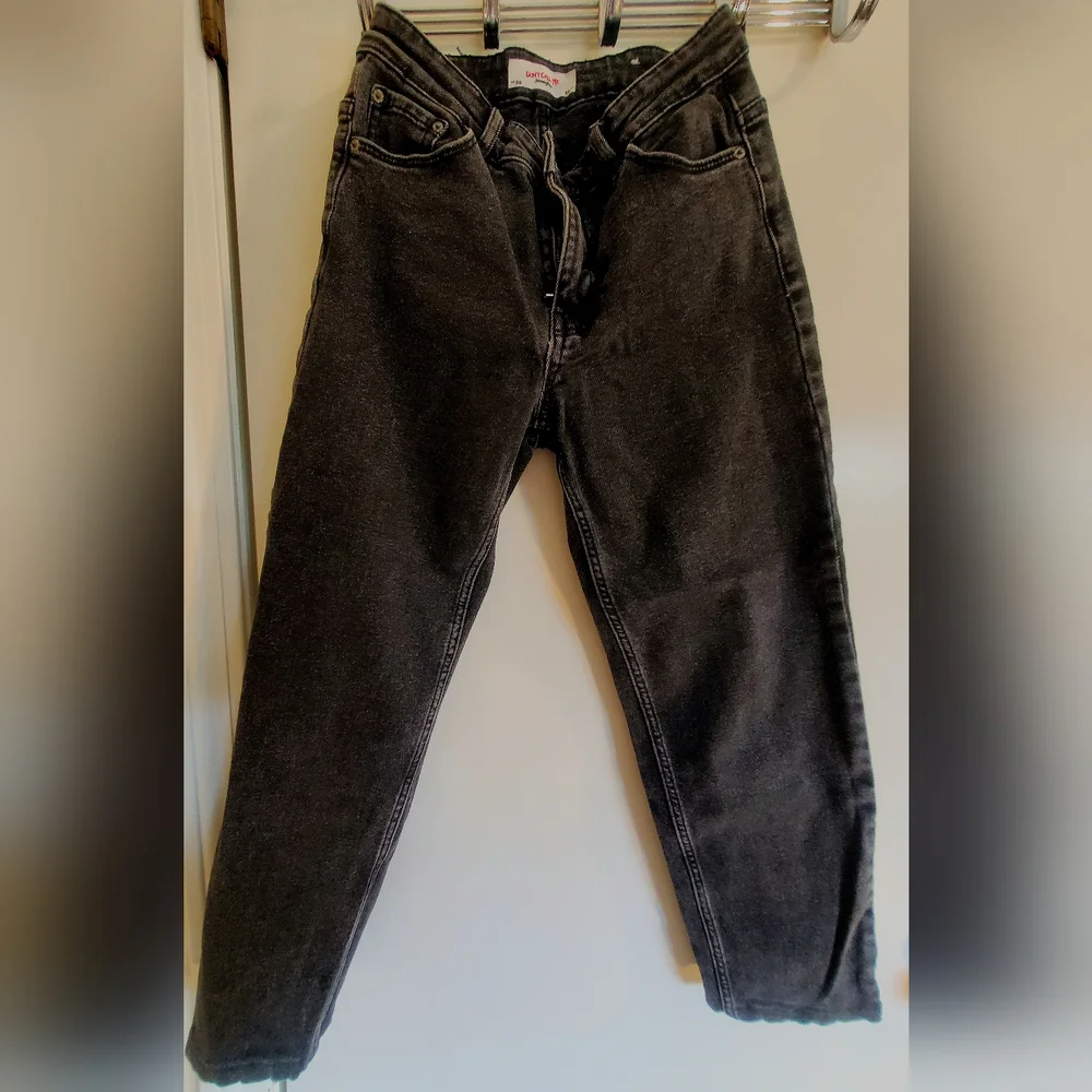 Jeans - Picture 1 of 3